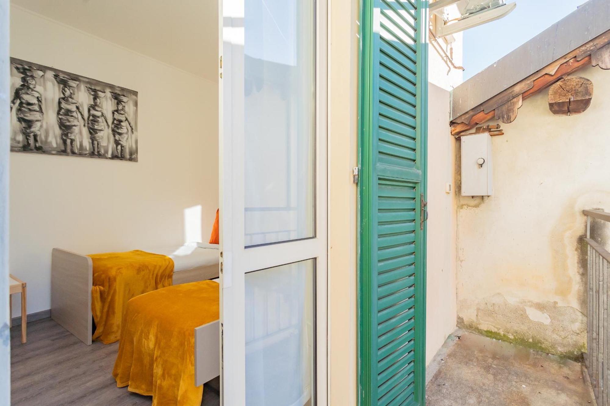 La Casa Di Nino By Rent All Como Exterior photo
